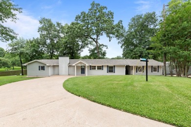 This exceptional property offers 352 feet of platted waterfront on Pinnacle Golf and Boat Club in Texas - for sale on GolfHomes.com, golf home, golf lot