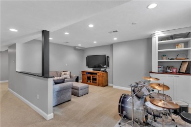 Cul-de-sac is home to custom blt Brick faced Beauty in Cranberry on Cranberry Highlands Golf Course in Pennsylvania - for sale on GolfHomes.com, golf home, golf lot