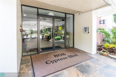 This 1st floor unit has a perfect blend of Comfort and on Oaks Country Club in Florida - for sale on GolfHomes.com, golf home, golf lot
