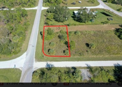 Corner lot with easy access to US 41 and I-75. Quiet on Seminole Lakes Country Club in Florida - for sale on GolfHomes.com, golf home, golf lot