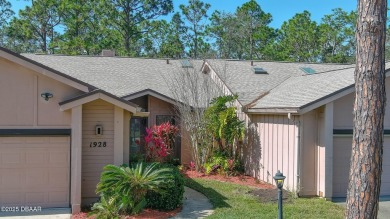 Comfortable end unit condo in the private Spruce Creek Fly In on Spruce Creek Golf Club in Florida - for sale on GolfHomes.com, golf home, golf lot