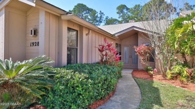 Comfortable end unit condo in the private Spruce Creek Fly In on Spruce Creek Golf Club in Florida - for sale on GolfHomes.com, golf home, golf lot