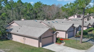 Comfortable end unit condo in the private Spruce Creek Fly In on Spruce Creek Golf Club in Florida - for sale on GolfHomes.com, golf home, golf lot