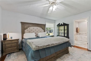 Welcome home to this beautiful 3-bedroom, 2-bath, single-level on Holiday Island Golf Course in Arkansas - for sale on GolfHomes.com, golf home, golf lot