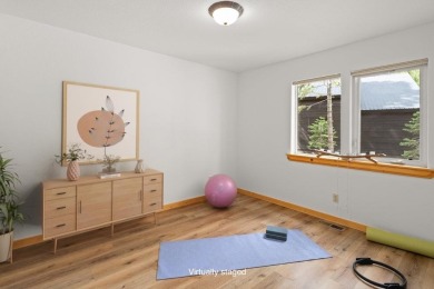 This beautifully designed home offers a spacious and on Tahoe Donner Golf Course in California - for sale on GolfHomes.com, golf home, golf lot