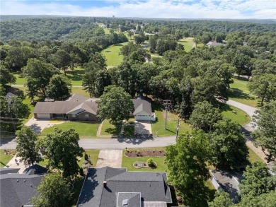 Welcome home to this beautiful 3-bedroom, 2-bath, single-level on Holiday Island Golf Course in Arkansas - for sale on GolfHomes.com, golf home, golf lot