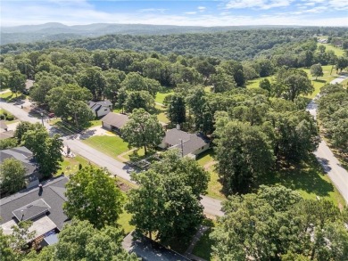 Welcome home to this beautiful 3-bedroom, 2-bath, single-level on Holiday Island Golf Course in Arkansas - for sale on GolfHomes.com, golf home, golf lot