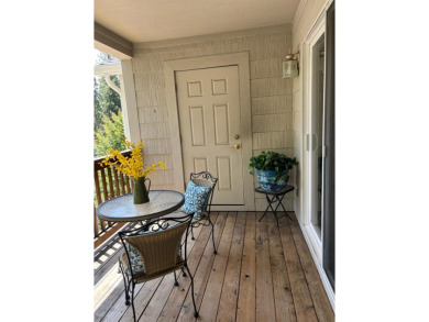 This beautiful 1722sf townhome boasts 3 primary suites and an on Forest Meadows Golf Course in California - for sale on GolfHomes.com, golf home, golf lot