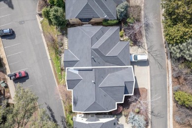 This beautiful 1722sf townhome boasts 3 primary suites and an on Forest Meadows Golf Course in California - for sale on GolfHomes.com, golf home, golf lot