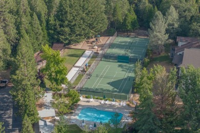 This beautiful 1722sf townhome boasts 3 primary suites and an on Forest Meadows Golf Course in California - for sale on GolfHomes.com, golf home, golf lot