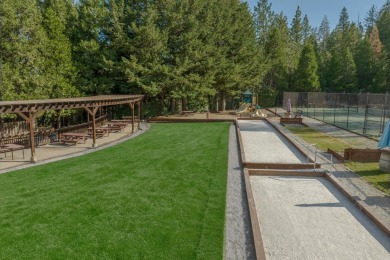 This beautiful 1722sf townhome boasts 3 primary suites and an on Forest Meadows Golf Course in California - for sale on GolfHomes.com, golf home, golf lot