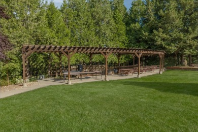 This beautiful 1722sf townhome boasts 3 primary suites and an on Forest Meadows Golf Course in California - for sale on GolfHomes.com, golf home, golf lot