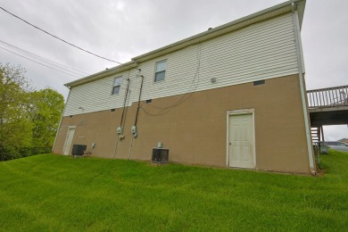 Great Investment  Property. This cozy Winchester duplex is in a on Winchester Country Club, Inc. in Kentucky - for sale on GolfHomes.com, golf home, golf lot