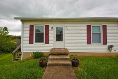 Great Investment  Property. This cozy Winchester duplex is in a on Winchester Country Club, Inc. in Kentucky - for sale on GolfHomes.com, golf home, golf lot
