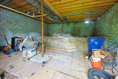 Great Investment  Property. This cozy Winchester duplex is in a on Winchester Country Club, Inc. in Kentucky - for sale on GolfHomes.com, golf home, golf lot
