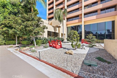 This is the perfectly sized studio condo at the Towers.  Located on Leisure Village Par 3 Golf Course in California - for sale on GolfHomes.com, golf home, golf lot