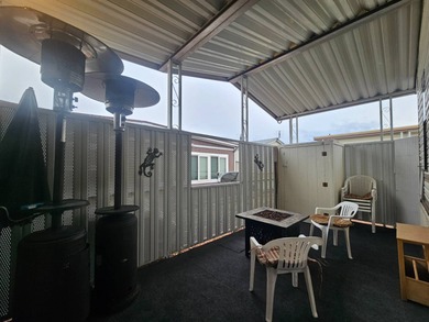 This spacious 1BD 1.5BA home offers expansive indoor and outdoor on Viewpoint Golf Resort in Arizona - for sale on GolfHomes.com, golf home, golf lot