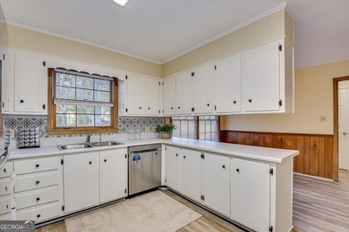 REDUCED TO SELL!! Located in the Midland Valley Country Club on Midland Valley Country Club in South Carolina - for sale on GolfHomes.com, golf home, golf lot