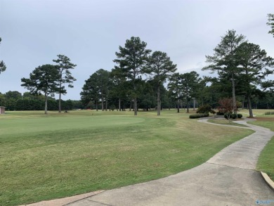 Retreat to your beautiful and spacious 2 story home offering 3 on Burningtree Country Club in Alabama - for sale on GolfHomes.com, golf home, golf lot