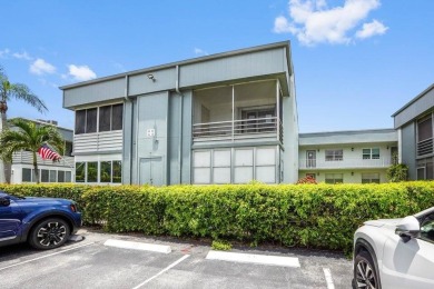 A/C 2021 HWH 2021. Bright, cheerful condo in desirable Kings on Kings Point Golf -Flanders Way in Florida - for sale on GolfHomes.com, golf home, golf lot