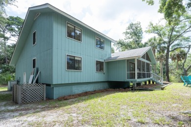 Freshly updated and move-in ready, this 3-bedroom, 2-bath Fripp on Ocean Point Golf Links in South Carolina - for sale on GolfHomes.com, golf home, golf lot