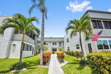 A/C 2021 HWH 2021. Bright, cheerful condo in desirable Kings on Kings Point Golf -Flanders Way in Florida - for sale on GolfHomes.com, golf home, golf lot