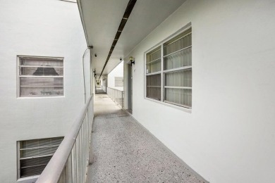 A/C 2021 HWH 2021. Bright, cheerful condo in desirable Kings on Kings Point Golf -Flanders Way in Florida - for sale on GolfHomes.com, golf home, golf lot
