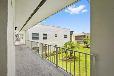 A/C 2021 HWH 2021. Bright, cheerful condo in desirable Kings on Kings Point Golf -Flanders Way in Florida - for sale on GolfHomes.com, golf home, golf lot