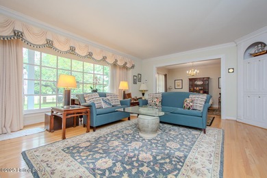Make your appointment today to tour this beautiful townhouse in on Hunting Creek Country Club in Kentucky - for sale on GolfHomes.com, golf home, golf lot