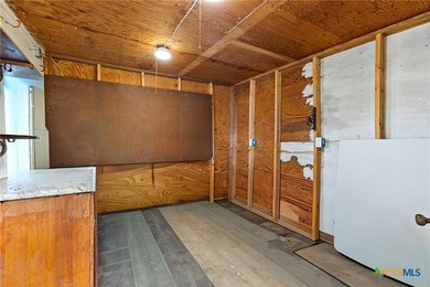 Great investment or owner-occupant opportunity in Temple! This on Sammons Golf Links in Texas - for sale on GolfHomes.com, golf home, golf lot