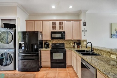 EAST SIDE POMPANO BEACH large townhouse/Fee Simple;3bed/3.5 on Pompano Beach Golf Course  in Florida - for sale on GolfHomes.com, golf home, golf lot