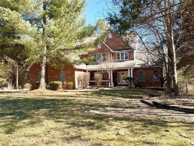 Well maintained spacious 5 bedroom home nestled in the pine on Oak Meadow Country Club in Missouri - for sale on GolfHomes.com, golf home, golf lot