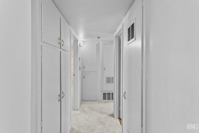 Welcome to this charming 2-bedroom, 1-bath turnkey beauty on Sundale Country Club in California - for sale on GolfHomes.com, golf home, golf lot