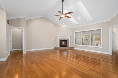 Private Cul-de-Sac Retreat in Fairfield Glade | Golf, Lakes on Heatherhurst Golf Course in Tennessee - for sale on GolfHomes.com, golf home, golf lot