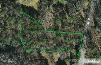Excellent opportunity for a private estate or custom builder in on Lake Hickory Town Course in North Carolina - for sale on GolfHomes.com, golf home, golf lot