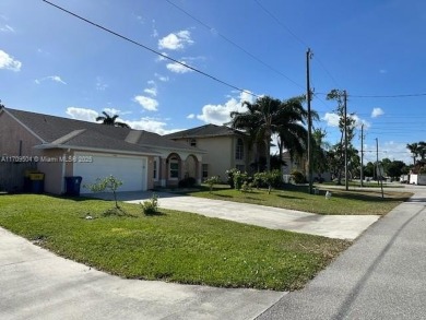 Discover the ultimate blend of comfort and convenience in this on Abacoa Golf Club in Florida - for sale on GolfHomes.com, golf home, golf lot