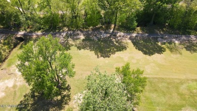 USDA 100% Financing Available.  LOVELY home with a golf course on Hernando Hills Country Club in Mississippi - for sale on GolfHomes.com, golf home, golf lot