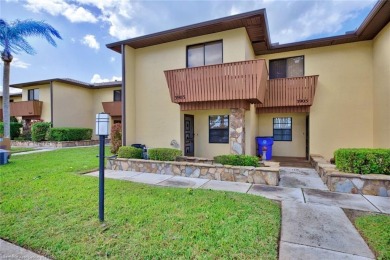 Welcome to this stunning 2-bedroom, 2.5-bathroom townhouse condo on Sun n Lake Golf and Country Club in Florida - for sale on GolfHomes.com, golf home, golf lot