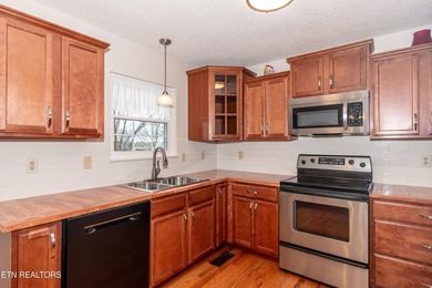 This IMMACULATE 3-bedroom, 2.5-bath brick condo offers over 2500 on Royal Oaks Golf Club in Tennessee - for sale on GolfHomes.com, golf home, golf lot