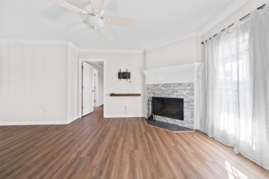 A part of the Diamondhead Community this 2/2 condo has covered on Diamondhead Golf and Country Club in Arkansas - for sale on GolfHomes.com, golf home, golf lot