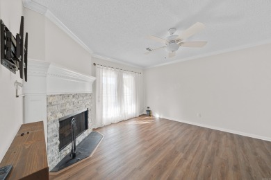 A part of the Diamondhead Community this 2/2 condo has covered on Diamondhead Golf and Country Club in Arkansas - for sale on GolfHomes.com, golf home, golf lot