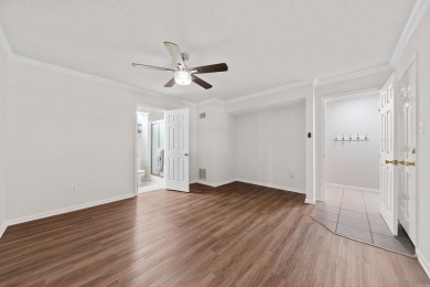 A part of the Diamondhead Community this 2/2 condo has covered on Diamondhead Golf and Country Club in Arkansas - for sale on GolfHomes.com, golf home, golf lot