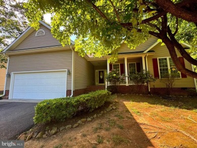 **Immaculate and spacious three-bedroom, two-bath rambler on Lake Of The Woods Golf Course in Virginia - for sale on GolfHomes.com, golf home, golf lot