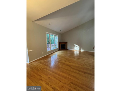 **Immaculate and spacious three-bedroom, two-bath rambler on Lake Of The Woods Golf Course in Virginia - for sale on GolfHomes.com, golf home, golf lot