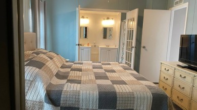 This 2 bedroom/2 bath home is 1204 sq ft. of living space, plus on Sabal Springs Golf and Racquet Club in Florida - for sale on GolfHomes.com, golf home, golf lot