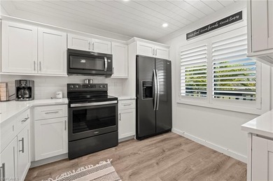 ***Priced to sell!!** Charming 2-Bedroom Condo in Naples Sunrise on The Glades Golf and Country Club in Florida - for sale on GolfHomes.com, golf home, golf lot