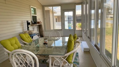 This 2 bedroom/2 bath home is 1204 sq ft. of living space, plus on Sabal Springs Golf and Racquet Club in Florida - for sale on GolfHomes.com, golf home, golf lot