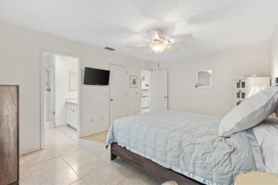 Welcome to your dream retirement haven in THE VILLAGES, Florida on The Links of Spruce Creek in Florida - for sale on GolfHomes.com, golf home, golf lot