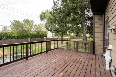 Very impressive townhome with a 2-story vaulted ceiling! on Willow Crest Golf Club in Illinois - for sale on GolfHomes.com, golf home, golf lot