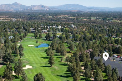 Welcome to your Eagle Crest escape! Overlooking the 18th fairway on  in Oregon - for sale on GolfHomes.com, golf home, golf lot